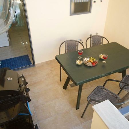 Sliema Duplex 1 Bedroom Apartment With 2 Bathrooms- Sleep 4 Exterior foto